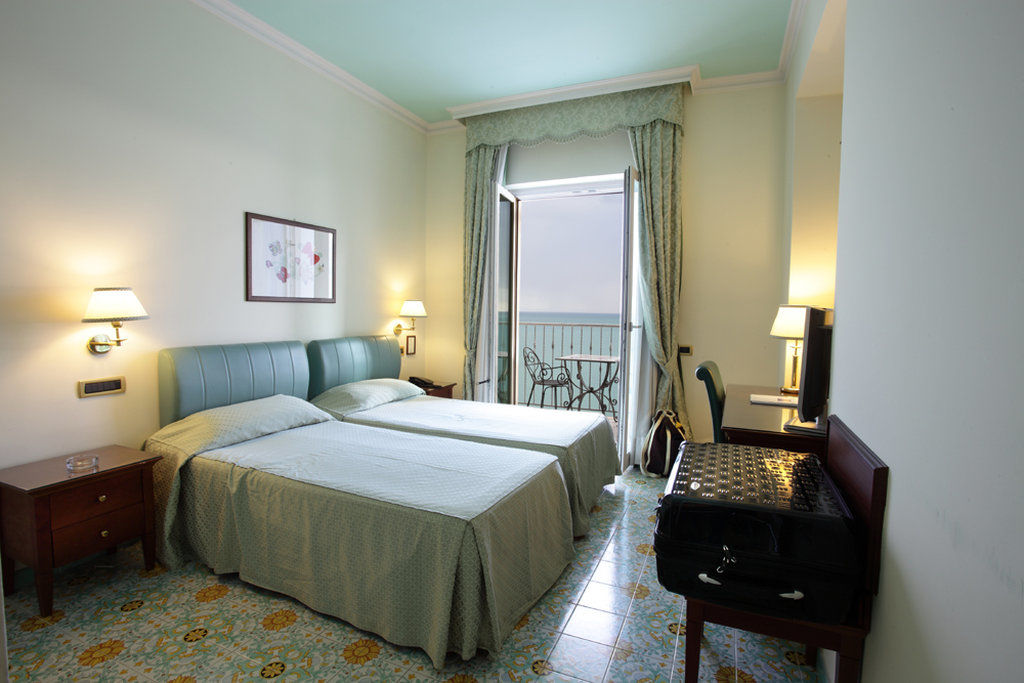Lloyd's Baia 4* Vietri